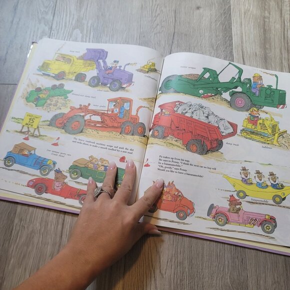 vintage Richard Scarrys Cars and Trucks and Things That Go Book golden book - Picture 11 of 14